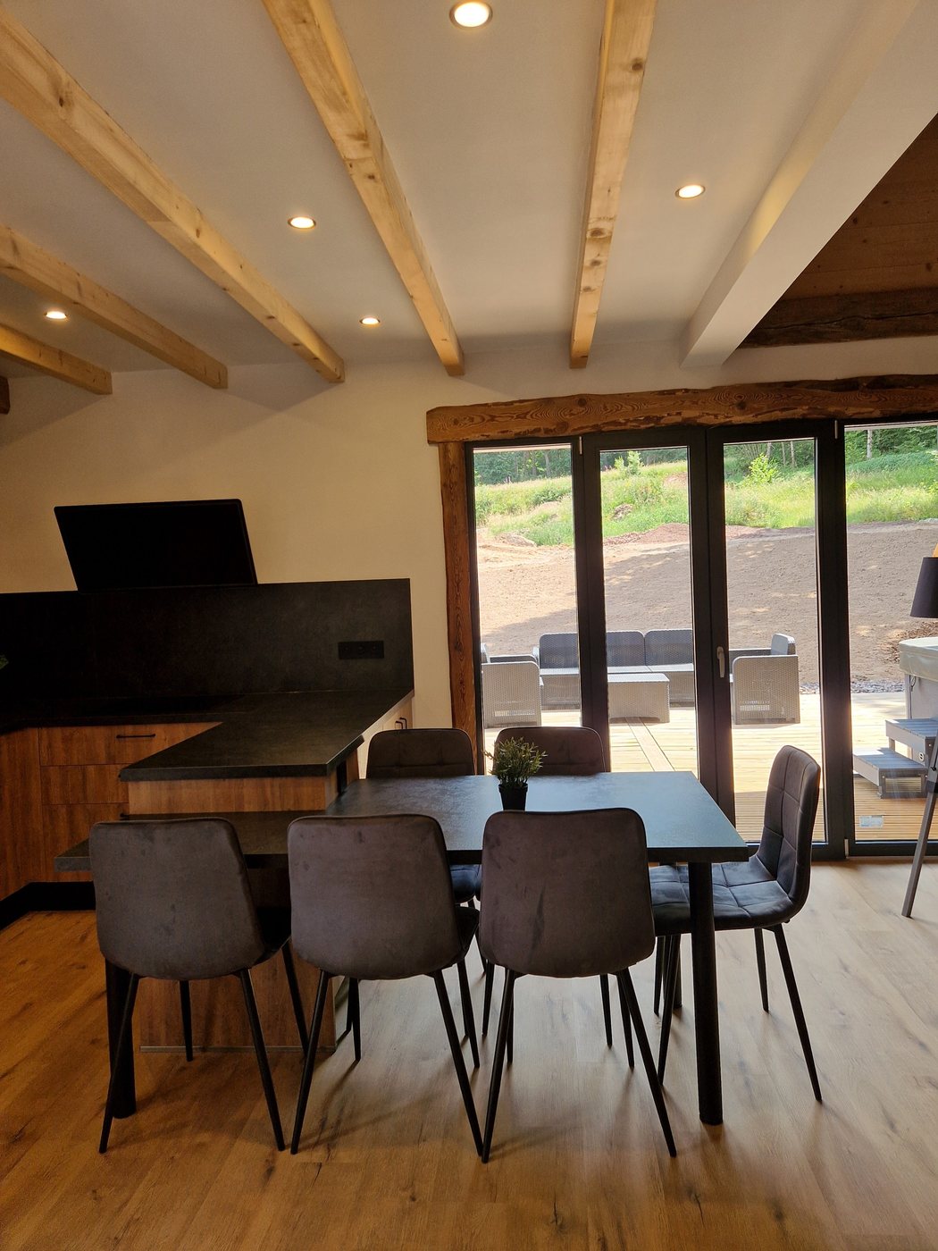 Espace repas du chalet ELI5